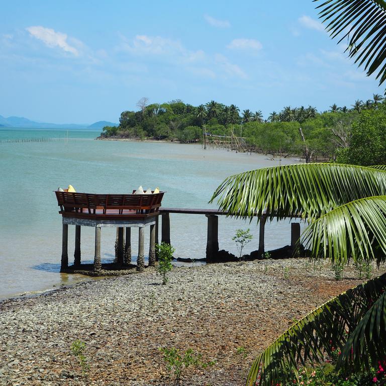 The Blue Sky Resort @ Ranong Buitenkant foto