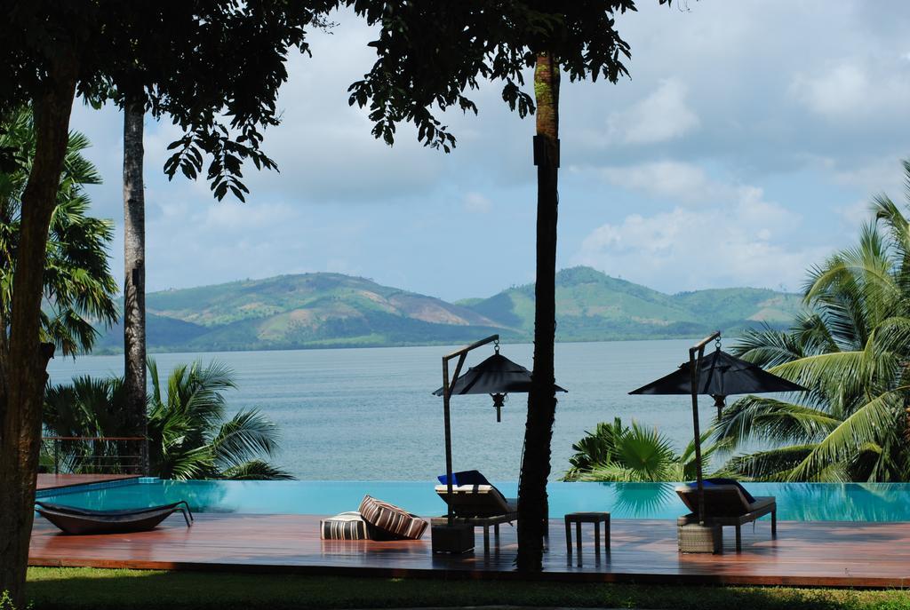 The Blue Sky Resort @ Ranong Buitenkant foto