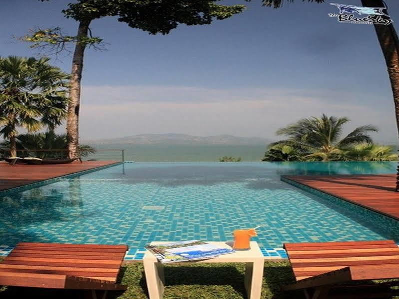 The Blue Sky Resort @ Ranong Buitenkant foto